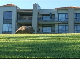 NNS Vaal River Luxury 3 Bedrooms Apartment，位于范德拜尔帕克的酒店