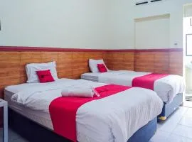 RedDoorz Syariah At Griya Soeratin Pacitan