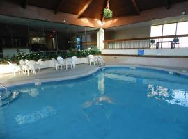 Red Fox Renaissance Inn，位于韦弗利的酒店