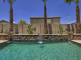 Chic Maricopa Getaway with Outdoor Oasis and Pool，位于Maricopa的酒店