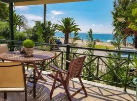 SEAFRONT PRIVILEGE HOUSE Nikiti Beach