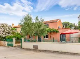 Nice Home In Medulin With Kitchen