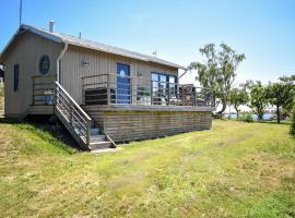 Lovely Home In Oskarshamn With House Sea View，位于奥斯卡港的酒店