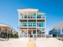 The Salty Dog by Oak Island Accommodations