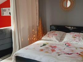 Appartement studio avec terrasse privatisée，位于马尔芒德的酒店