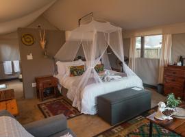 Umkumbe Bush Lodge - Luxury Tented Camp，位于斯库库扎萨比桑德野生动物保护区附近的酒店
