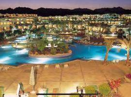 Private Luxury Villas at Sharm Dreams Resort，位于沙姆沙伊赫纳马湾附近的酒店