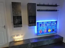 StayNEC LAMPREY- Lux Apartment - Birmingham - For Company, Contractor & Leisure Stays NEC, HS2, JLR, Airport
