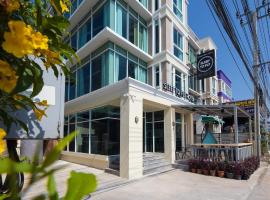 SLEEP TO FLY HOTEL & HOSTEL suvarnabhumi airport，位于曼谷的酒店