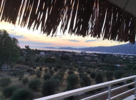 Loutraki Getaway - Cozy and Quiet Nest，位于路特奇的温泉住宿