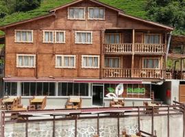 ruba suit bungalov，位于里泽的酒店