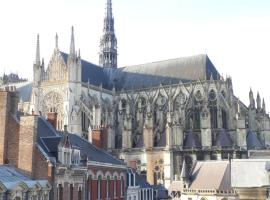 Maison au pied de la cathédrale Amiens centre，位于亚眠的民宿
