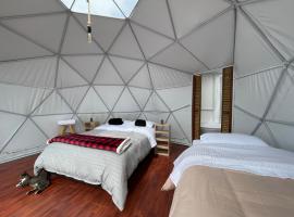 Glamping Wayra，位于瓜塔维塔的酒店