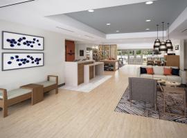 Candlewood Suites - Tulsa Hills - Jenks by IHG，位于Jenks的酒店