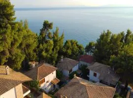 Sea Side Pine Maisonette, Siviri