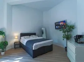 Cozy-Livings Altbau mit Terrasse und Küche am Stadtpark