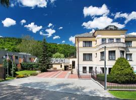 Letní pobyt na Hotelu Samechov v Posázaví，位于克赛拉迪的酒店