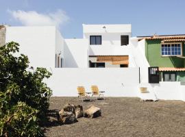 La Casa de La Caleta by Taller96 - El Hierro Island -，位于拉卡莱塔的酒店