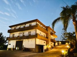B&B Torre Turrisi，位于帕尔蒂尼科的酒店