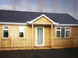 Country Cabin Retreat, Ireland's Hidden Heartland F35 YC67，位于巴利霍尼斯的酒店