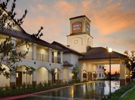 Ayres Hotel Redlands - Loma Linda，位于雷德兰兹的酒店