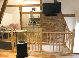 Zschampert Hof bei Leipzig Ruhige Ferienwohnung Bauernhof für 4-5 Personen，位于马克兰斯泰特的酒店