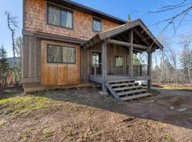 Rising Sun, Restful Cabin At Terry Peak，位于利德的酒店