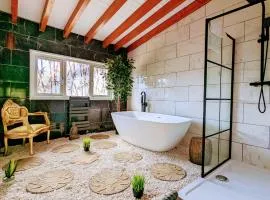 Kaoglen Zen-Feature Bath-Dunkeld-Route 500
