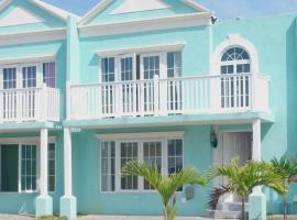 Townhouse by The Bay, Little Bay Country Club ,Negril，位于Orange Bay的别墅