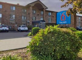 Motel 6-Milwaukee, WI - Glendale，位于Glendale的酒店