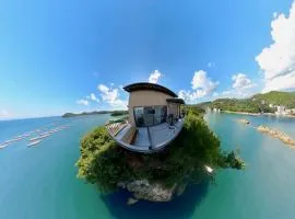 天空の城 絶景の海岸線に面し そよ風と波に触れながらリラックスできる場所です