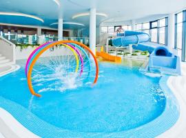 Aqua Resort Apartments - Pool & Sauna, Aqua Park，位于科沃布热格的度假村