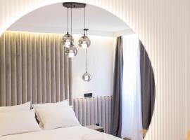 Luxury Villa Christian，位于乌马格的带按摩浴缸的酒店