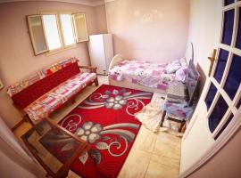 Room in Apartment - Best Price In Downtown, Walk Everywhere，位于亚历山大的酒店