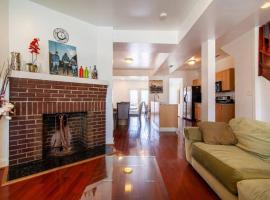 Relaxing, Spacious, Private, Walkable in Petworth!，位于华盛顿的乡村别墅