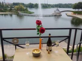 VUE EXCEPTIONNELLE SUR LE LAC，位于克雷泰伊的酒店