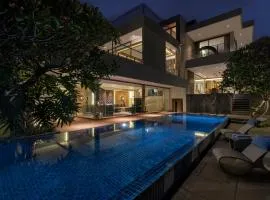 Manhattan In Canggu Luxury Villa by Mahavilas