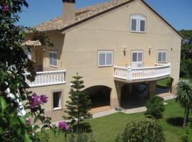 Villa for rent in Cullera Valencia，位于库列拉的酒店