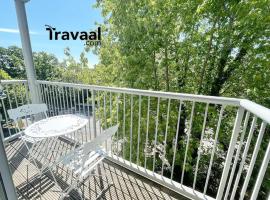 Travaal - 2 Bed Serviced Apartment Farnborough，位于法恩伯勒的酒店