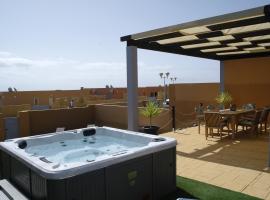 Casa Cecì @ Golf & Jacuzzi，位于科斯塔德安提瓜的酒店