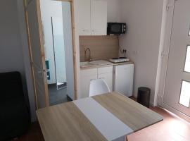 Maisonnette 40 m2 pour 5 personnes，位于帕雷·勒·毛尼尔的酒店