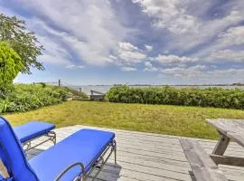 Waterfront Cottage with Sunroom and Patio and Grill