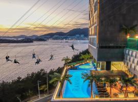 Ramada Plaza by Wyndham Dolsan Yeosu，位于丽水市的酒店