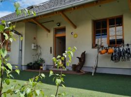 BikeSki family hotel, b&b, apartaments, rooms，位于Mežica的酒店