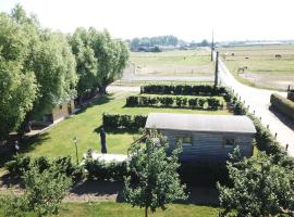 Camping des Saules，位于JurbiseRoyal Golf du Hainaut附近的酒店