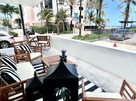 The Pearl Beachside Apartments on Hollywood Beach，位于好莱坞的酒店