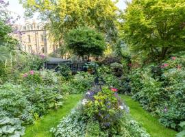 Beautiful Double Room in Idyllic West End Townhouse，位于格拉斯哥Glasgow Botanic Gardens附近的酒店