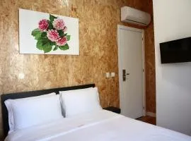 Amadora Boutique Hostel