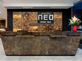 Hotel Neo Gading Solo，位于梭罗Sondokoro Agrotourism附近的酒店