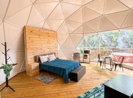 Broad River Campground Cabins & Domes，位于Boiling Springs的乡村别墅